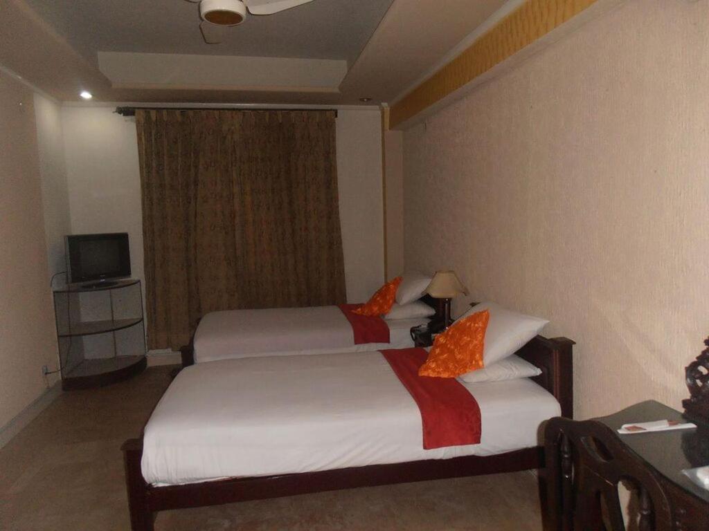 Hotel The Leschanze Lahore Ngoại thất bức ảnh